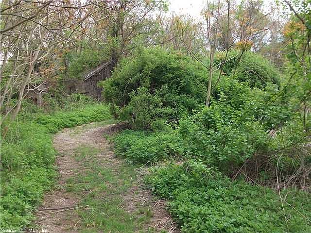 2nd image of 502 Pleasant Valley Rd S