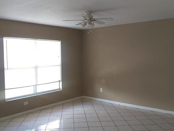 5th image of 610 Wiggins Ct