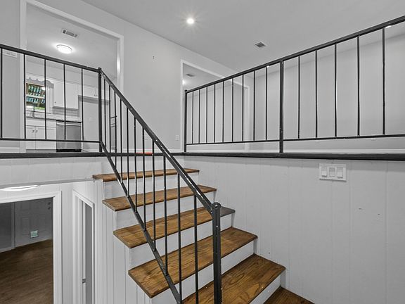 4th image of 23 Crownpoint Rd