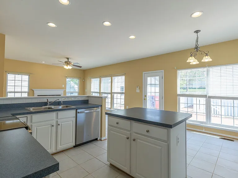 341 Bullskin St — Photo 11