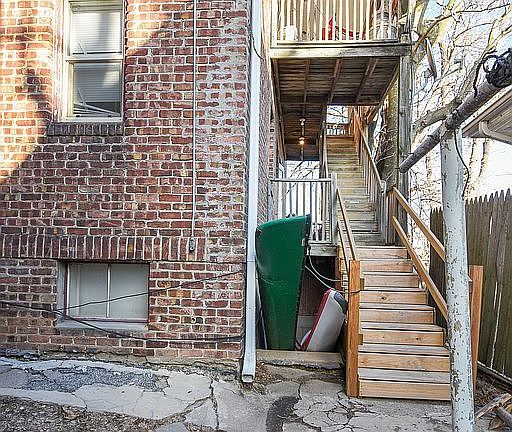 3rd image of 2565 Marcy St