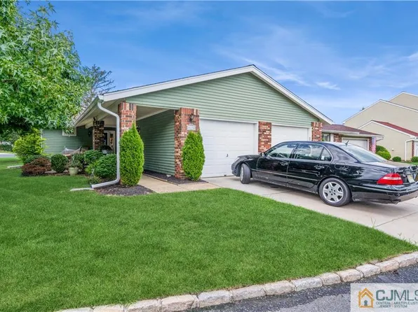 427 Andover Dr #A, Monroe Township, NJ 08831