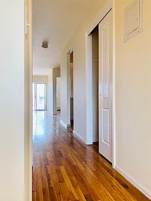 Rented by Signature Spaces NYC Corp | media 15
