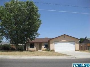 1334 N Ventura Ave, Farmersville, CA 93223