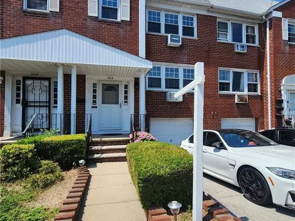 1662 Bell Blvd, Bayside, NY 11360