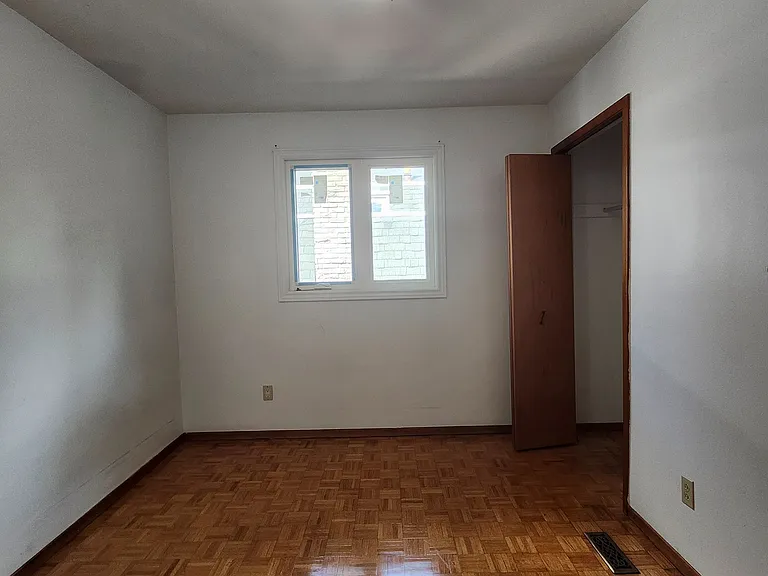 959 Huntingwood Dr S #MAIN — Photo 7