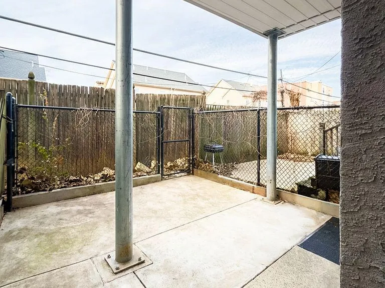1724 N Bouvier St #A — Photo 15