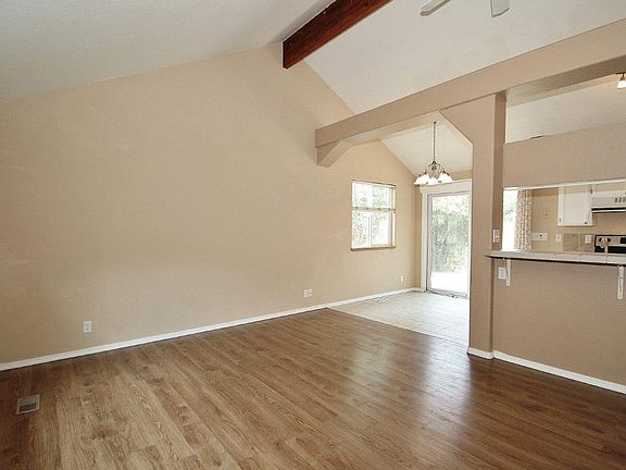 5th image of 3960 N Esten Ave