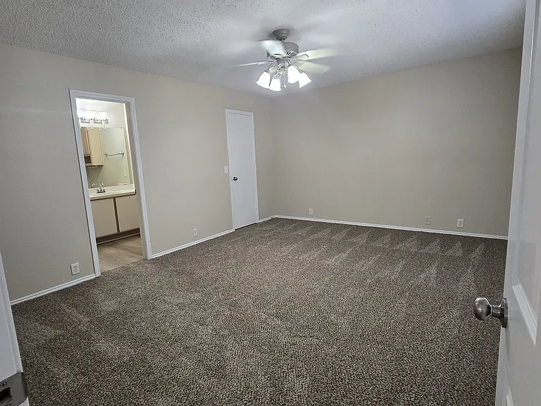 1108 Springcreek Dr — Photo 14