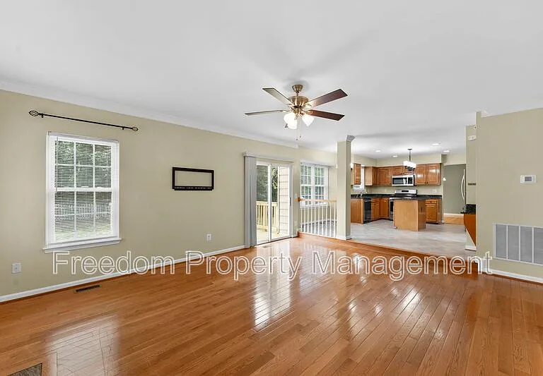 9140 Worthington Dr — Photo 45