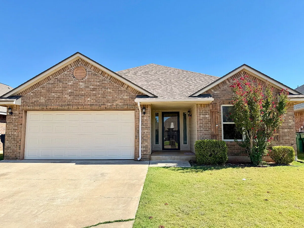 3 bed, 2.0 bath, 1846 sqft, $1,895 — Photo 1