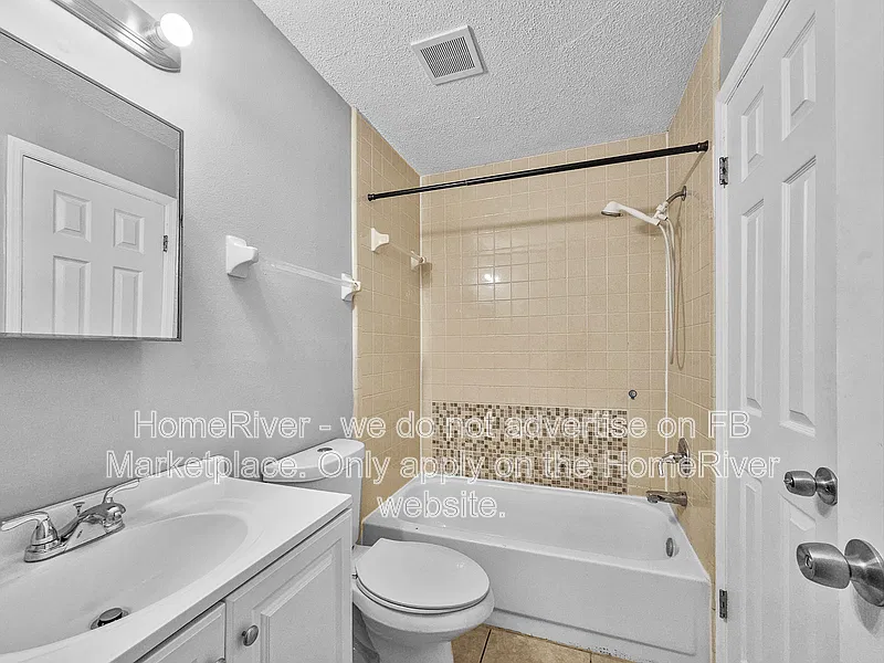2 bed, 2.0 bath, 864 sqft, $1,395 — Photo 3