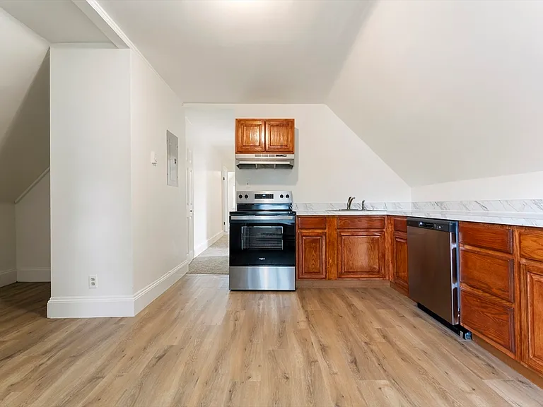 247 Park St #3 — Photo 2