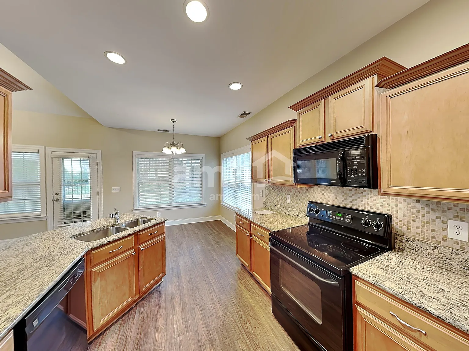 3 bed, 2.5 bath, 1841 sqft, $2,325 — Photo 4