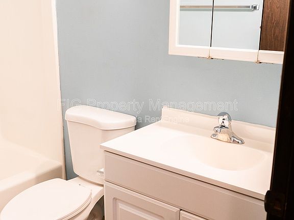 3rd image of 129 Hillcrest Dr #2