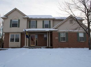 8380 Hunt Club Ct, Grand Blanc, MI 48439