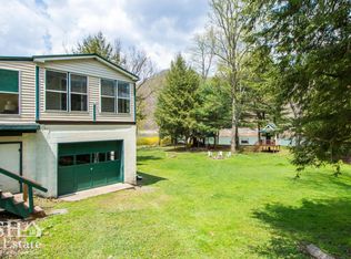 213 Gwynned Wynd, Mill Hall, PA 17751