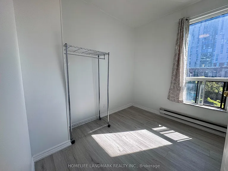 450 Spadina Ave #3-2 — Photo 9