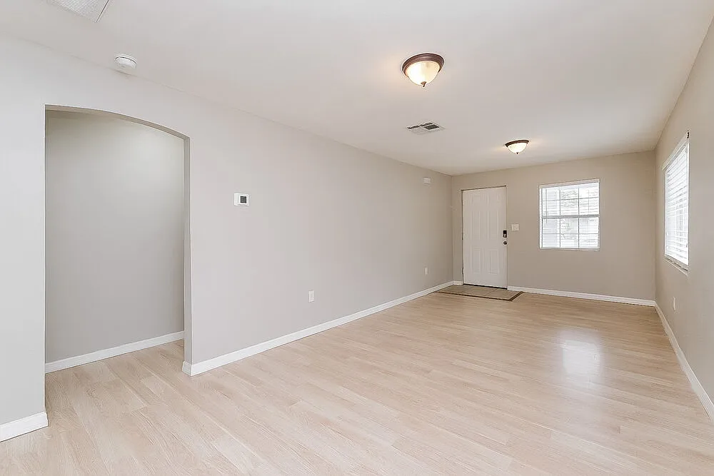 2 bed, 2.0 bath, 1298 sqft, $1,745 — Photo 4