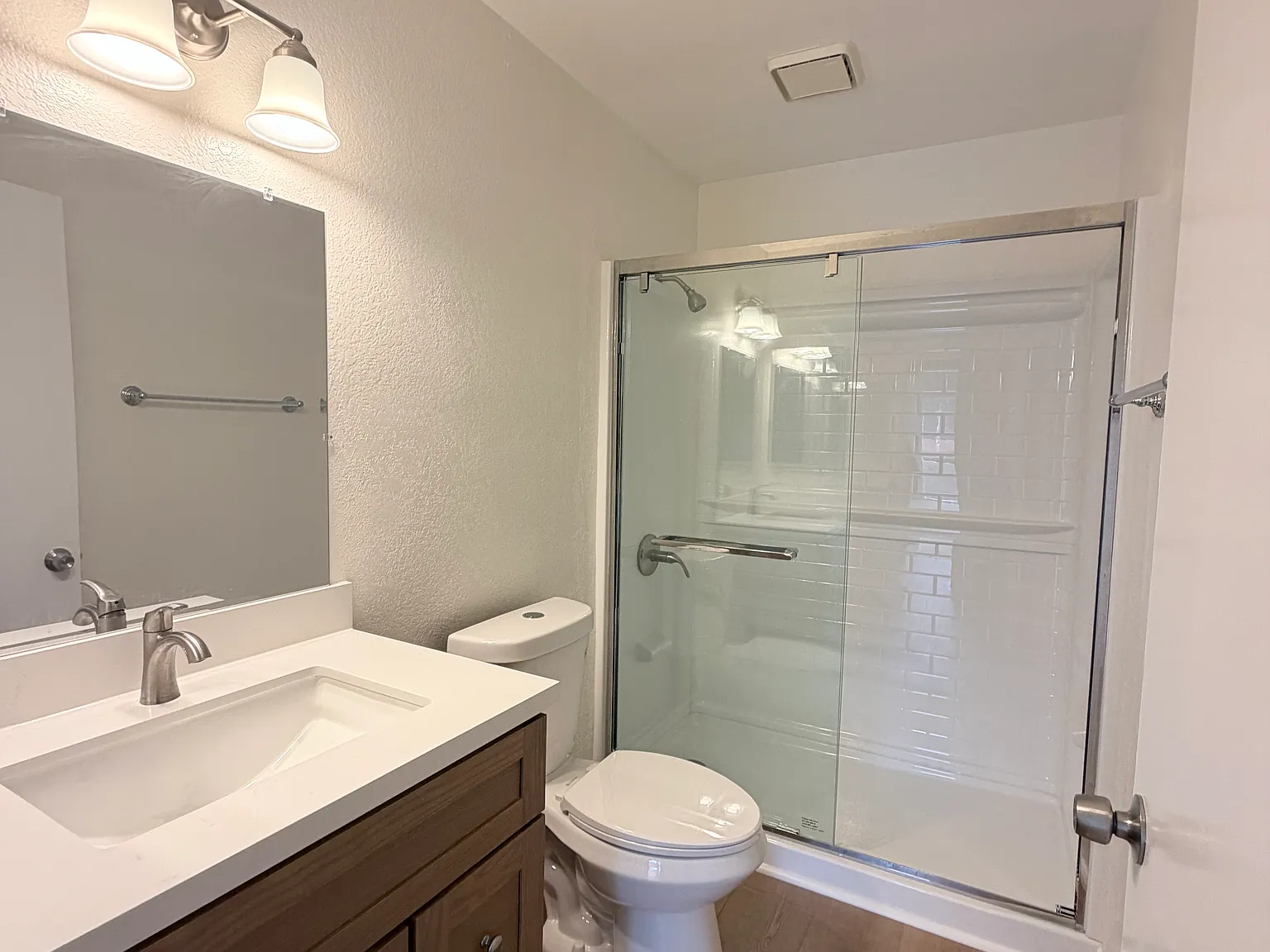 3 bed, 1100 sqft, $3,000 — Photo 4