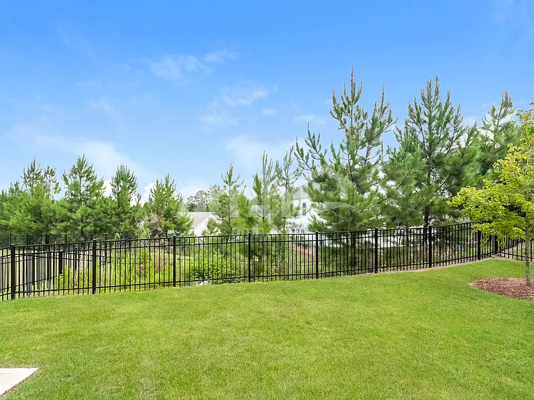 1149 Ashlyn Ct — Photo 4