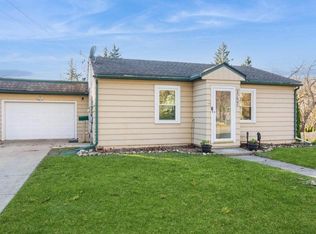 347 S John St, Mayville, WI 53050