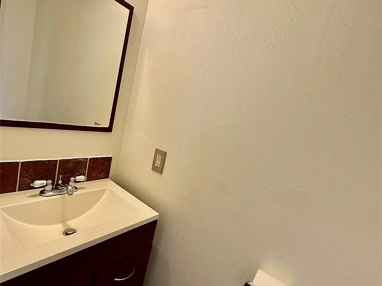 1414 Diamond Brook Dr — Photo 20