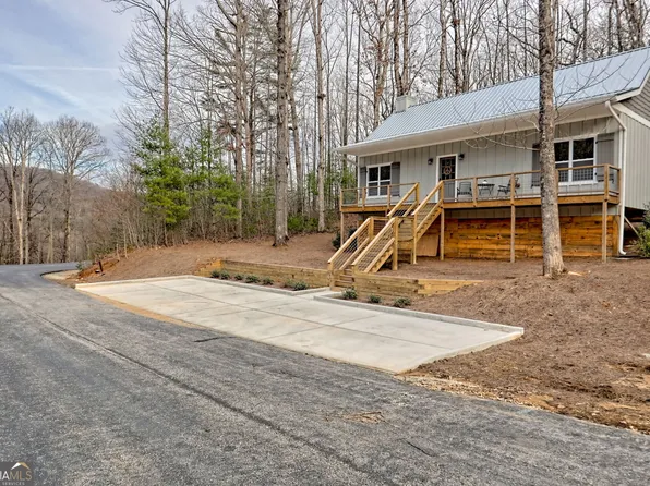 861 King Mountain Dr, Clayton, GA 30525