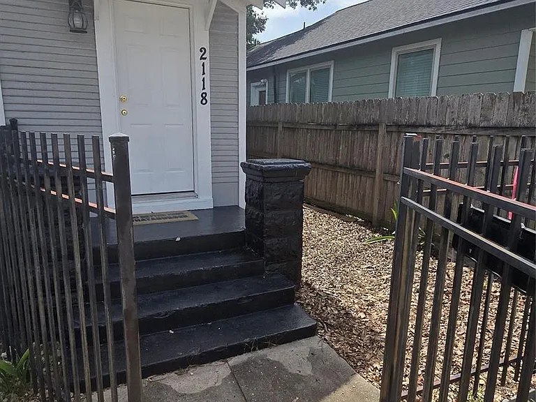 2118 Carter St — Photo 8