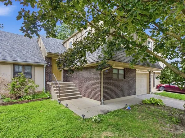 2811 NW 4th St, Blue Springs, MO 64014