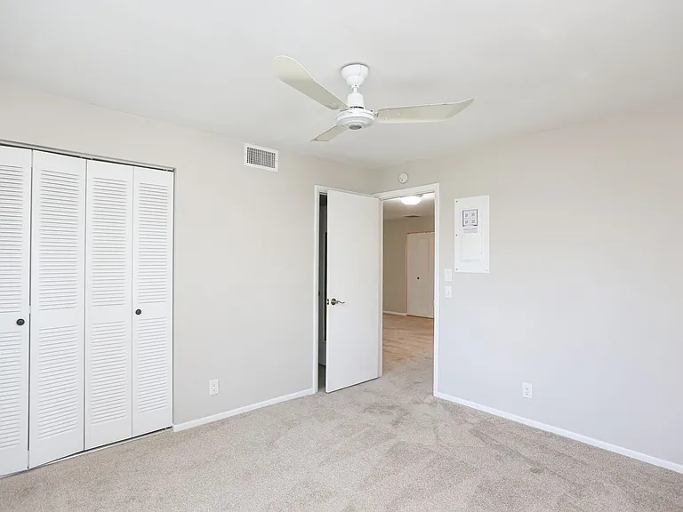 221 Cypress Way E #201 — Photo 9