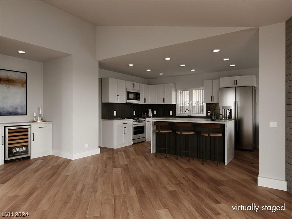 1st image of 3685 Terrace Dr