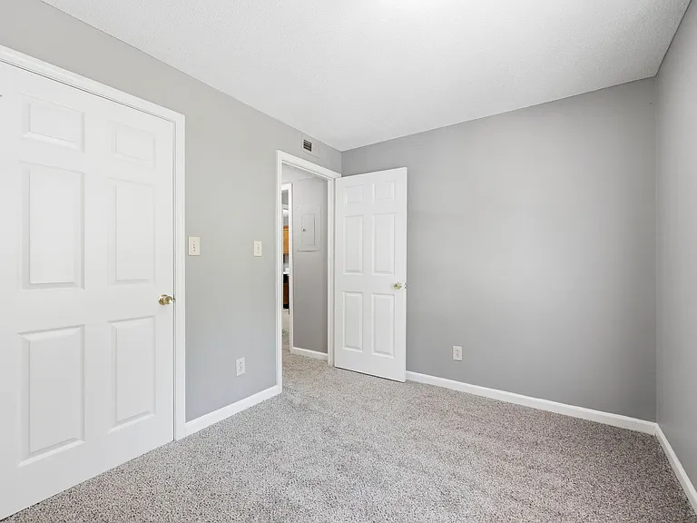 705 Peachers Dr — Photo 10