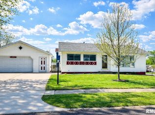 408 Camelot Dr, Washington, IL 61571
