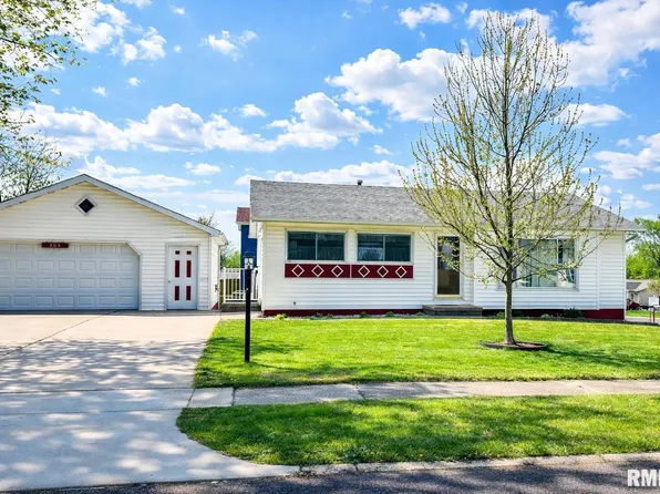 408 Camelot Dr, Washington, IL 61571