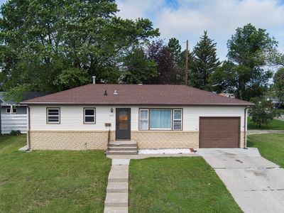 907 1st Ave NE, Mandan, ND, 58554