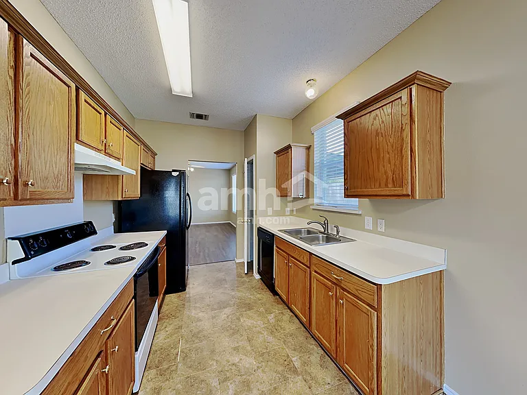 3904 Parkhaven Dr — Photo 3