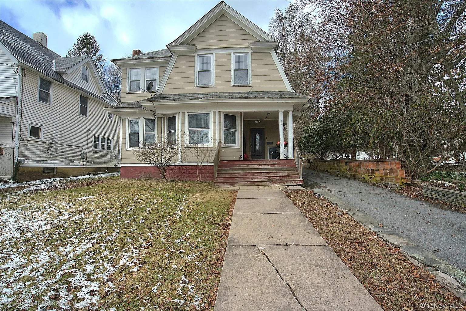 136 Lincoln Place photo 1