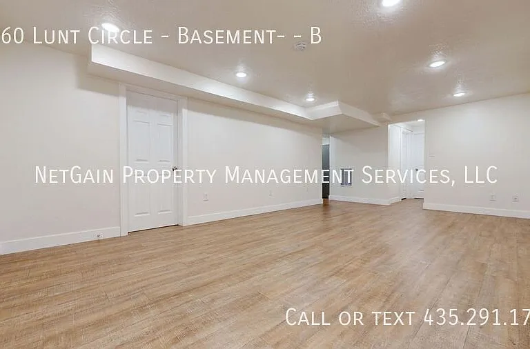 1060 Lunt Cir #B — Photo 17
