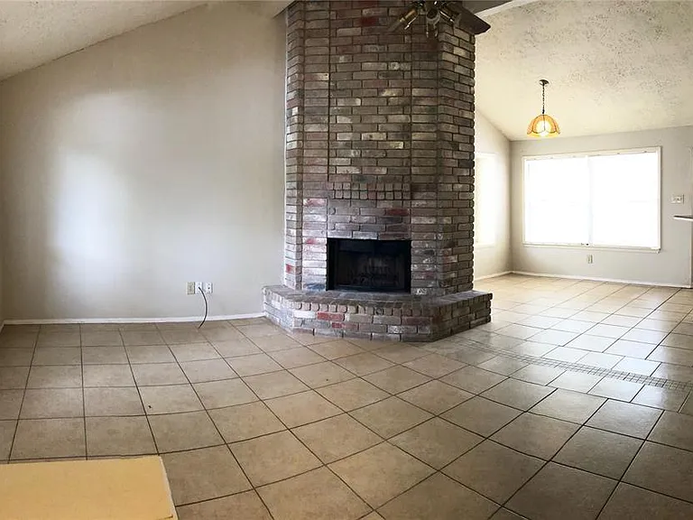 7118 Haven Creek Dr — Photo 1