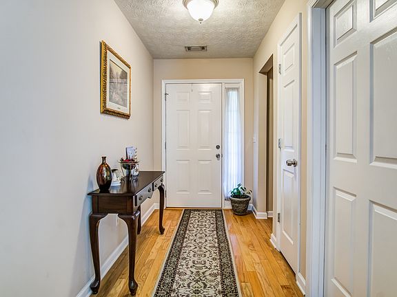 5th image of 345 Cedar Hollow Dr