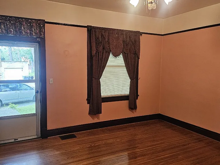 1511 Texas Ave — Photo 2