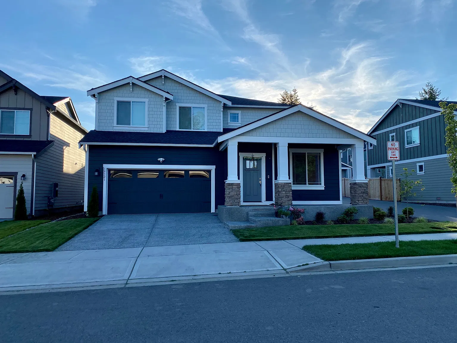 4 bed, 2.5 bath, 2840 sqft, $4,300 — Photo 1