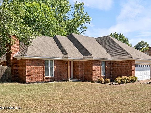 2nd image of 838 Cloverleaf Dr