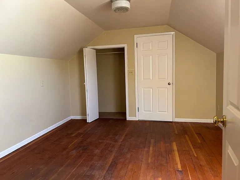 1186 NE Alpine Ave — Photo 9