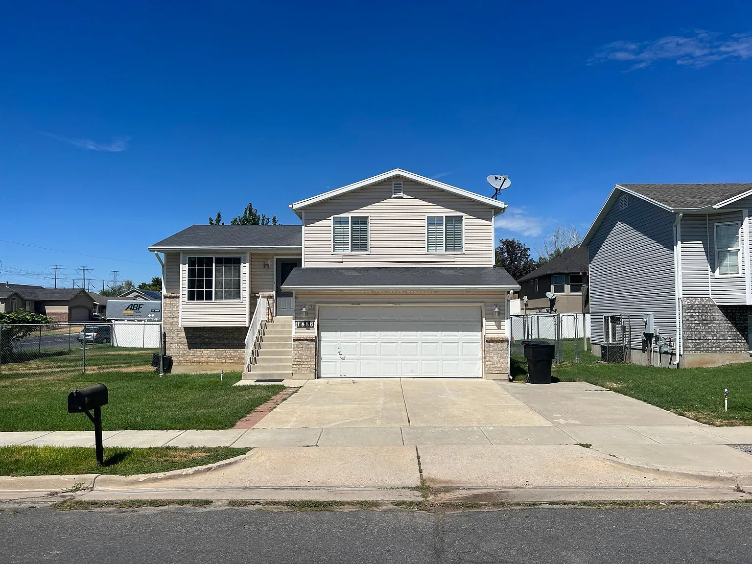 4 bed, 1652 sqft, $2,300 — Photo 1