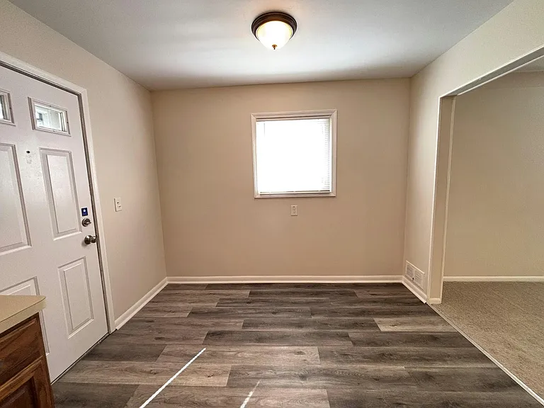 21840 Weller Ave — Photo 6