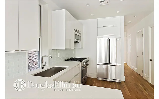 Sold by Douglas Elliman | media 15