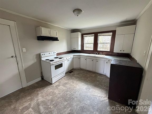 4th image of 1002 N Salisbury Ave