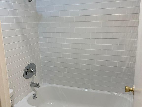 5th image of 3850 Redondo Beach Blvd